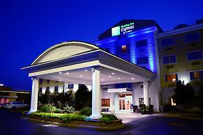 Holiday Inn Express Hotel & Suites Watertown-Thousand Island by IHG