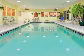 Holiday Inn Express Hotel & Suites Watertown-Thousand Island by IHG