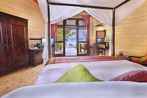 Komandoo Maldives Island Resort