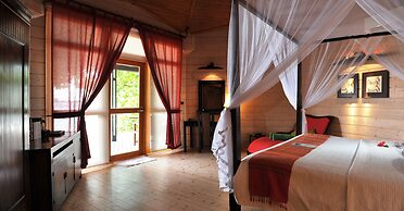 Komandoo Maldives Island Resort