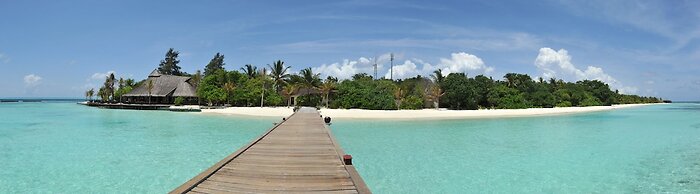 Komandoo Maldives Island Resort