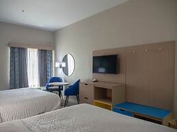 Days Inn & Suites by Wyndham Savannah North I-95