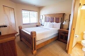 Icicle Village Resort