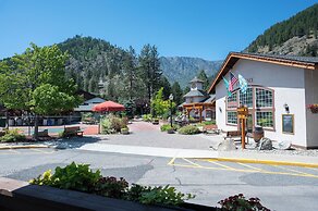 Icicle Village Resort