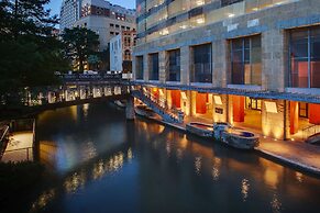 Drury Plaza Hotel San Antonio Riverwalk