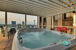 Drury Plaza Hotel San Antonio Riverwalk