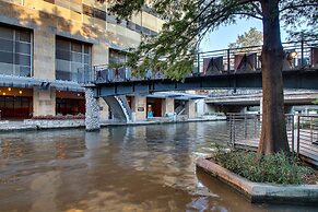 Drury Plaza Hotel San Antonio Riverwalk