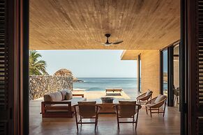 Four Seasons Resort Tamarindo