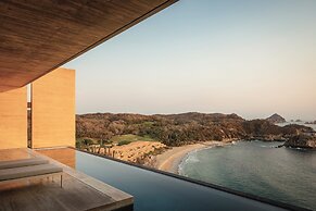 Four Seasons Resort Tamarindo