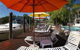 Manatee Bay Inn - Near Fishing Pier Fort Myers Beach