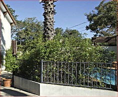 The Lakehouse Bed & Breakfast