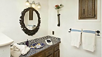 The Lakehouse Bed & Breakfast