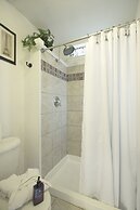 The Lakehouse Bed & Breakfast