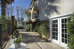 The Lakehouse Bed & Breakfast