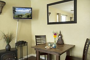 The Lakehouse Bed & Breakfast