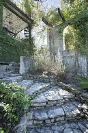 The Lakehouse Bed & Breakfast