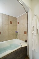 The Lakehouse Bed & Breakfast