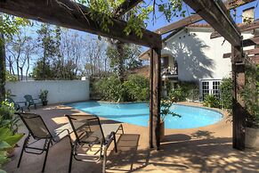 The Lakehouse Bed & Breakfast