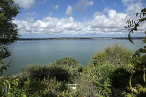 The Lakehouse Bed & Breakfast