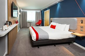 Holiday Inn Express Leeds City Centre Armouries by IHG