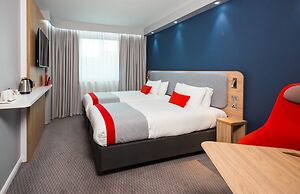 Holiday Inn Express Leeds City Centre Armouries by IHG