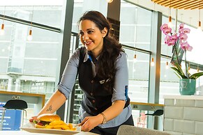 Holiday Inn Express Leeds City Centre Armouries by IHG