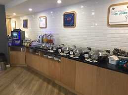 Holiday Inn Express Leeds City Centre Armouries by IHG