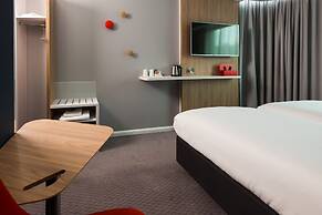 Holiday Inn Express Leeds City Centre Armouries by IHG
