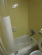 Belmont Inn And Suites