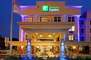 Holiday Inn Express Woodbridge, an IHG Hotel