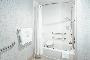 Holiday Inn Express Woodbridge by IHG