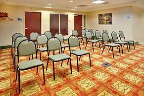 Holiday Inn Express & Suites Bradley Airport by IHG