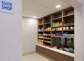 Holiday Inn Express & Suites Bradley Airport by IHG