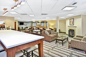 Holiday Inn Express & Suites Bradley Airport by IHG