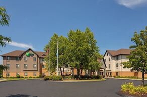 Holiday Inn Express & Suites Bradley Airport by IHG