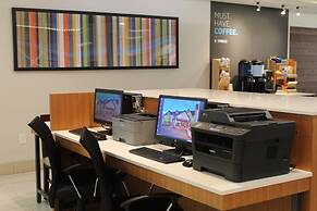 Holiday Inn Express & Suites Bradley Airport by IHG