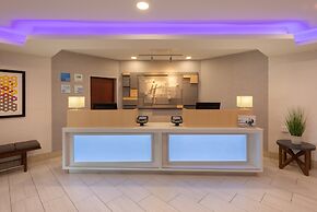 Holiday Inn Express & Suites Bradley Airport by IHG