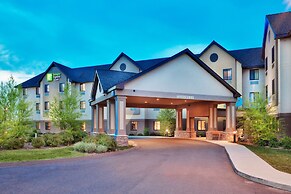 Holiday Inn Express & Suites Bradley Airport by IHG