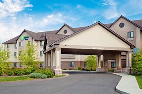 Holiday Inn Express & Suites Bradley Airport by IHG