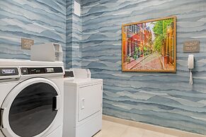 Hampton Inn & Suites Plymouth