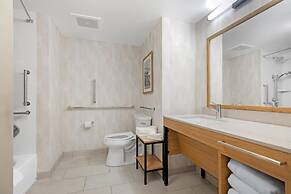 Hampton Inn & Suites Plymouth