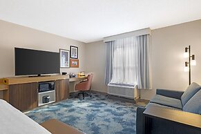 Hampton Inn & Suites Plymouth