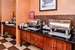 Hampton Inn & Suites Plymouth