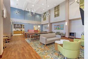 Hampton Inn & Suites Plymouth