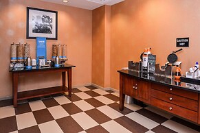 Hampton Inn & Suites Plymouth