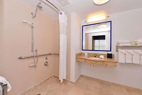 Hampton Inn & Suites Plymouth