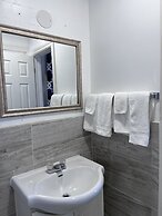 Knights Inn Midland, ON