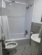 Knights Inn Midland, ON