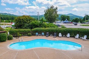Fireside Inn & Suites Gilford