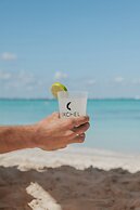 Ixchel Beach Hotel